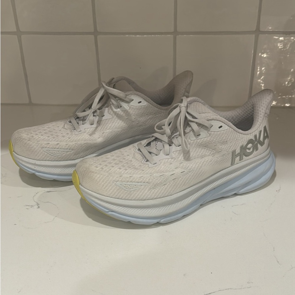HOKAs